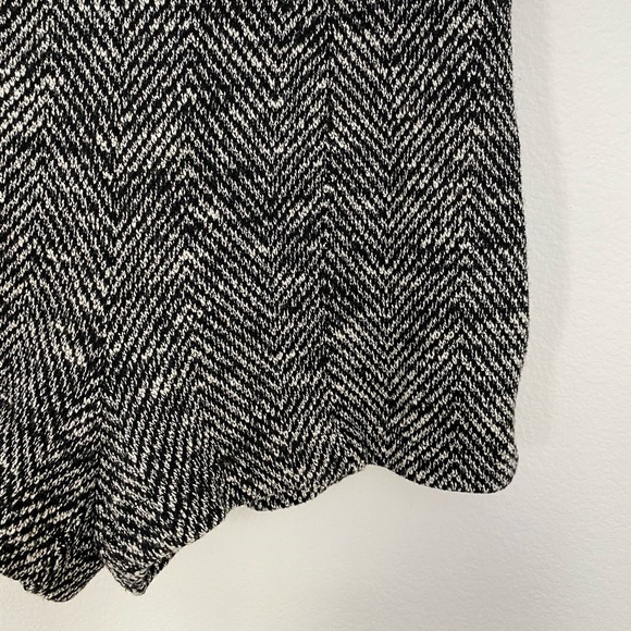 Forever 21 • Woven Knit High Waisted Hot Shorts - Picture 4 of 10